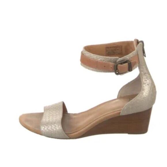 NEW UGG Char Wedge Ankle Sandals •6.5• Gold Beige Leather Woven - Picture 4 of 13
